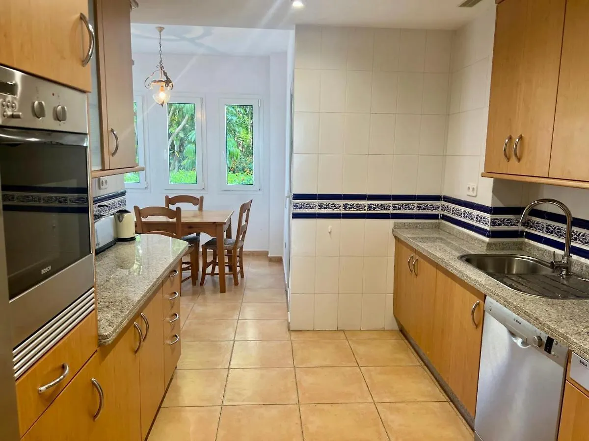 Los Monteros Palm Beach, Private Garden, Beach Front Marbella Apartman
